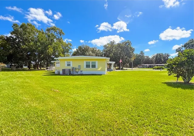 Photo 2 of Manufactured home for sale at 21 N Bobwhite Rd, Wildwood, FL 34785 | MLS# G5117476 | Listing updated on 2026-10-10