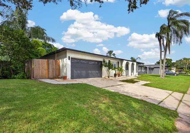 Photo 2 of Single family home for sale at 1689 Pennsylvania Ave Ne, Saint Petersburg, FL 33703 | MLS# TB8546322 | Listing updated on 2026-10-05