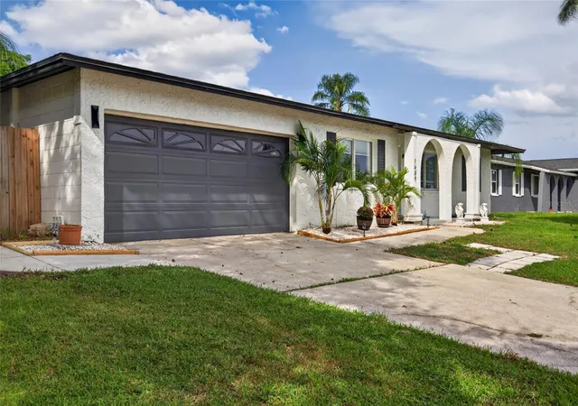 Photo 3 of Single family home for sale at 1689 Pennsylvania Ave Ne, Saint Petersburg, FL 33703 | MLS# TB8546322 | Listing updated on 2026-10-05