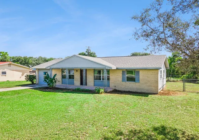 Photo 2 of Single family home for sale at 842 Blackwood Dr, Lake Wales, FL 33898 | MLS# L4964879 | Listing updated on 2026-09-29