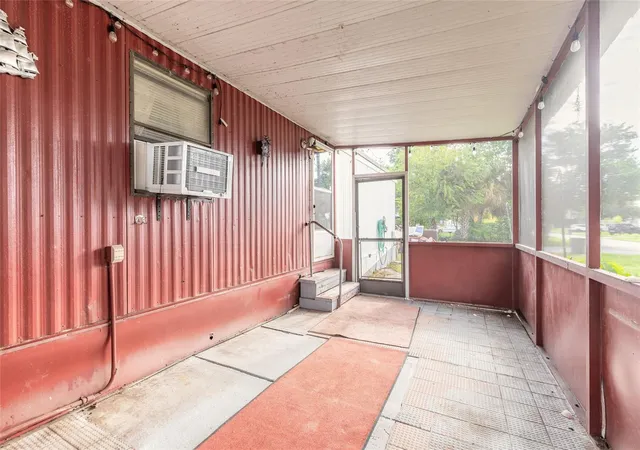 Photo 3 of Manufactured home for sale at 6534 Pathelen Dr, Port Orange, FL 32127 | MLS# V4951157 | Listing updated on 2026-09-28