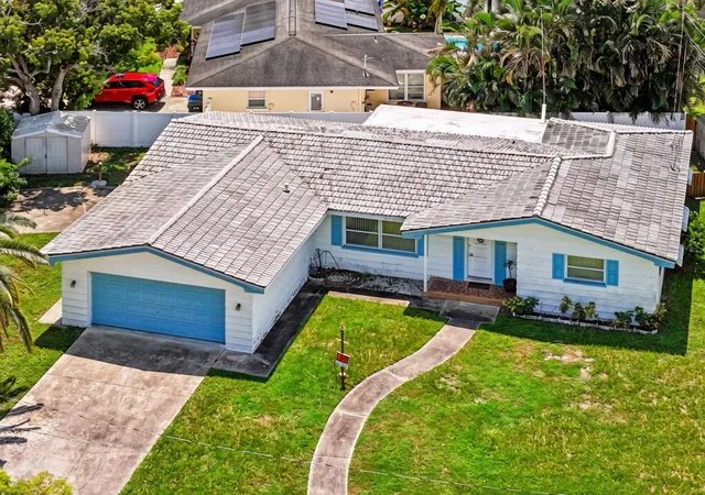 Photo 1 of Single family home for sale at 2199 Nottingham Dr, Clearwater, FL 33764 | MLS# TB8546326 | Listing updated on 2026-09-28