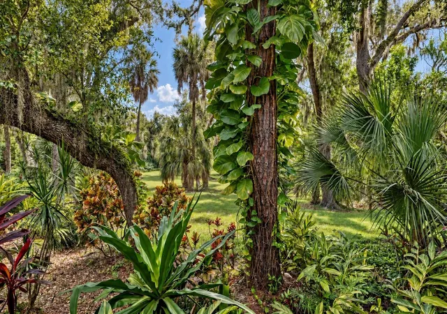 Photo 3 of House for sale at 3477 Hadfield Greene #2, Sarasota, FL 34235 | MLS# A4705341 | Listing updated on 2026-09-21