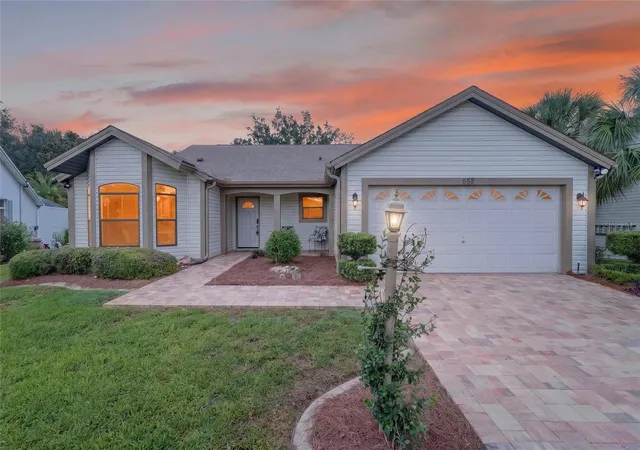 Photo 2 of Single family home for sale at 652 San Pedro Dr, Lady Lake, FL 32159 | MLS# G5117480 | Listing updated on 2026-09-24