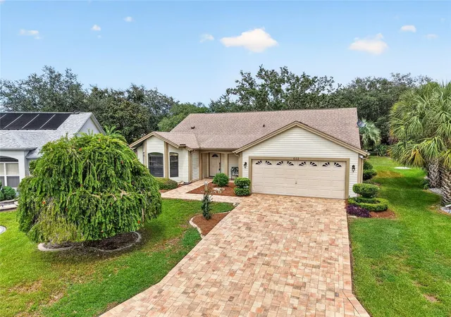 Photo 4 of Single family home for sale at 652 San Pedro Dr, Lady Lake, FL 32159 | MLS# G5117480 | Listing updated on 2026-09-24