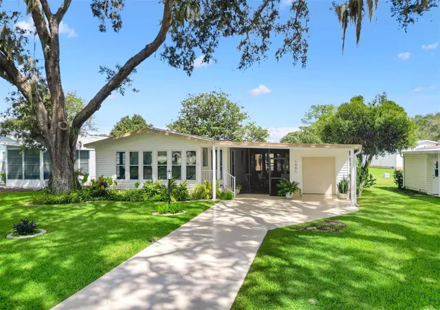 Photo 1 of Sale Pending at 1441 W Schwartz Blvd, Lady Lake, FL 32159 | MLS# G5117481 | Listing updated on 2026-09-24