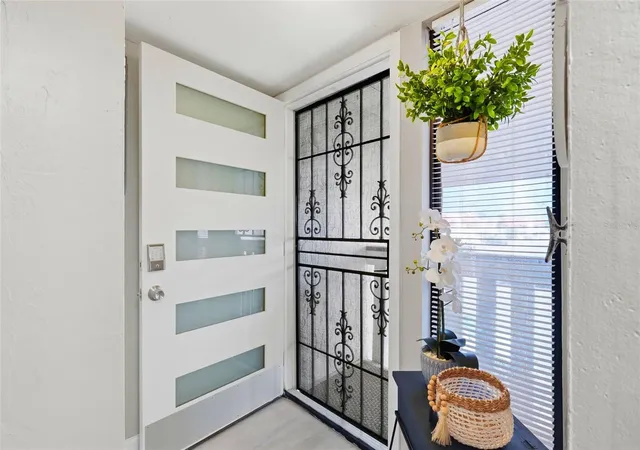 Photo 3 of Condo for sale at 1801 Gulf Dr N #219, Bradenton Beach, FL 34217 | MLS# A4705343 | Listing updated on 2026-09-19