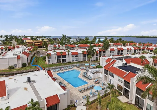 Photo 4 of Condo for sale at 1801 Gulf Dr N #219, Bradenton Beach, FL 34217 | MLS# A4705343 | Listing updated on 2026-09-19