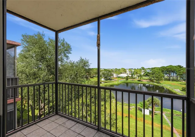 Listing Photo 5 - Condo for sale in building located at 8174Th Ter Gdn Dr N, St. Petersburg, FL 33709 - Unit #507