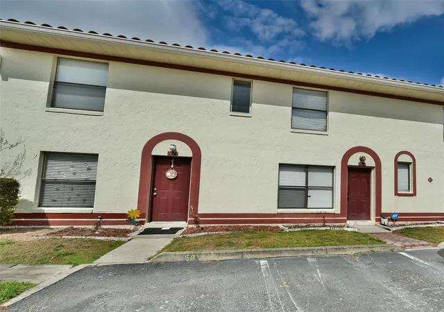 Photo 1 of Condo for sale at 1621 Sandy Point Sq #61, Orlando, FL 32807 | MLS# O6439884 | Listing updated on 2026-09-08