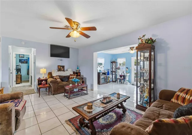 Photo 4 of Single family home for sale at 7221 8th Ave Loop W, Bradenton, FL 34209 | MLS# A4705349 | Listing updated on 2026-09-16