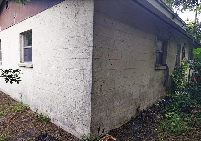 Photo 3 of Single family home for sale at 5731 7th Street E, Bradenton, FL 34203 | MLS# A4705350 | Listing updated on 2026-09-29