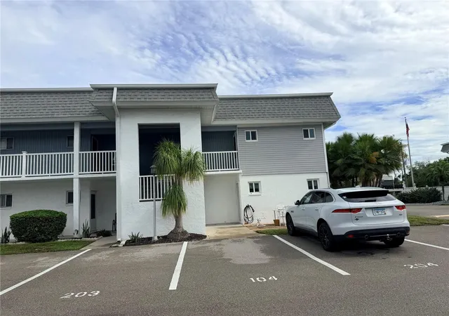 Condo for sale at 22375 Edgewater Dr #204, PORT CHARLOTTE, FL 33980 | MLS# C7530467