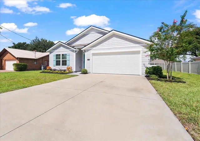 Photo 3 of Single family home for sale at 29 Prairie Ln, Palm Coast, FL 32164 | MLS# FC321271 | Listing updated on 2026-09-20