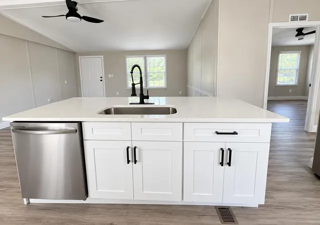 Photo 3 of Manufactured home for sale at 4808 Rollinglen Loop W, Lakeland, FL 33810 | MLS# S5157116 | Listing updated on 2026-09-25