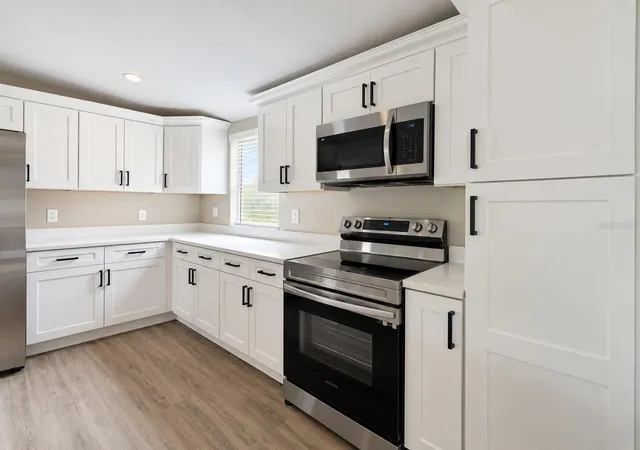 Photo 4 of Manufactured home for sale at 4808 Rollinglen Loop W, Lakeland, FL 33810 | MLS# S5157116 | Listing updated on 2026-09-25
