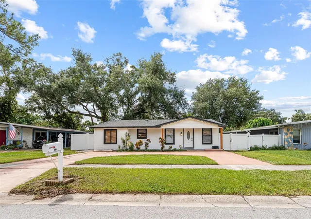 Photo 2 of Single family home for sale at 6524 La Mesa Cir, Tampa, FL 33634 | MLS# TB8546366 | Listing updated on 2026-10-06