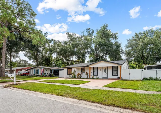 Photo 3 of Single family home for sale at 6524 La Mesa Cir, Tampa, FL 33634 | MLS# TB8546366 | Listing updated on 2026-10-06