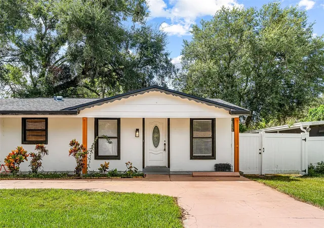 Photo 4 of Single family home for sale at 6524 La Mesa Cir, Tampa, FL 33634 | MLS# TB8546366 | Listing updated on 2026-10-06