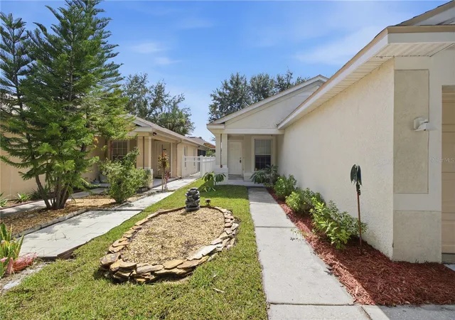 Photo 2 of Single family home for sale at 11426 Bay Gdns Loop, Riverview, FL 33569 | MLS# TB8546378 | Listing updated on 2026-10-09