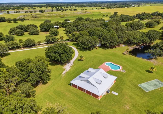 Photo 1 of Single family home for sale at 1777 Pollywog Crossover Rd, LABELLE, FL 33935 | MLS# TB8546381 | Listing updated on 2026-10-14