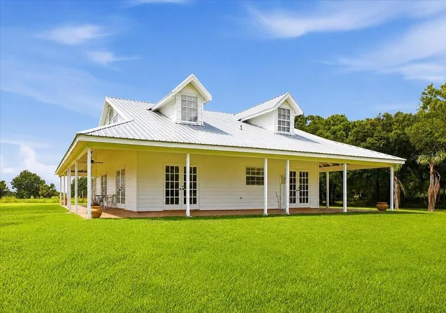 Photo 3 of Single family home for sale at 1777 Pollywog Crossover Rd, Labelle, FL 33935 | MLS# TB8546381 | Listing updated on 2026-10-14