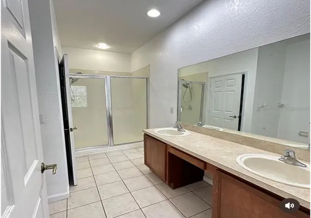 Photo 4 of Condo for sale at 3351 Whitestone Cir #204, Kissimmee, FL 34741 | MLS# S5157124 | Listing updated on 2026-09-20