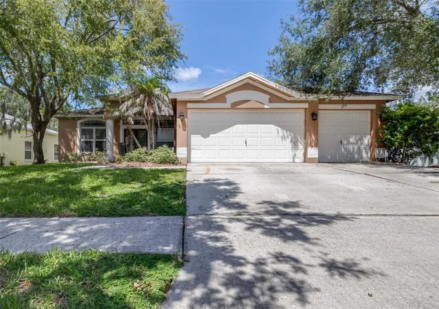 Photo 1 of Single family home for sale at 17012 Falconridge Rd, Lithia, FL 33547 | MLS# P4939799 | Listing updated on 2026-09-28