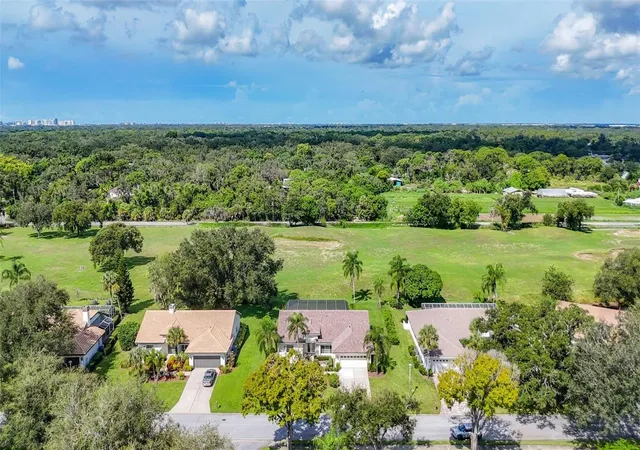 Photo 3 of Single family home for sale at 4415 Highland Oaks Cir, Sarasota, FL 34235 | MLS# A4705361 | Listing updated on 2026-09-15