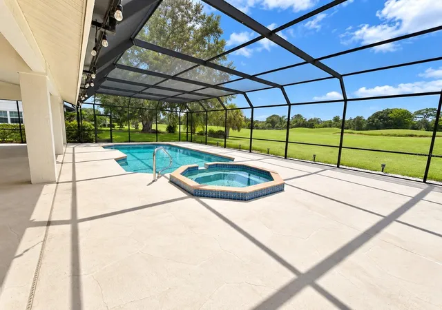 Photo 54 of Single family home for sale at 4415 Highland Oaks Cir, SARASOTA, FL 34235 | MLS# A4705361 | Listing updated on 2026-10-07