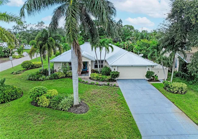 Photo 1 of Single family home for sale at 7620 2nd Avenue W, Bradenton, FL 34209 | MLS# A4705362 | Listing updated on 2026-09-22