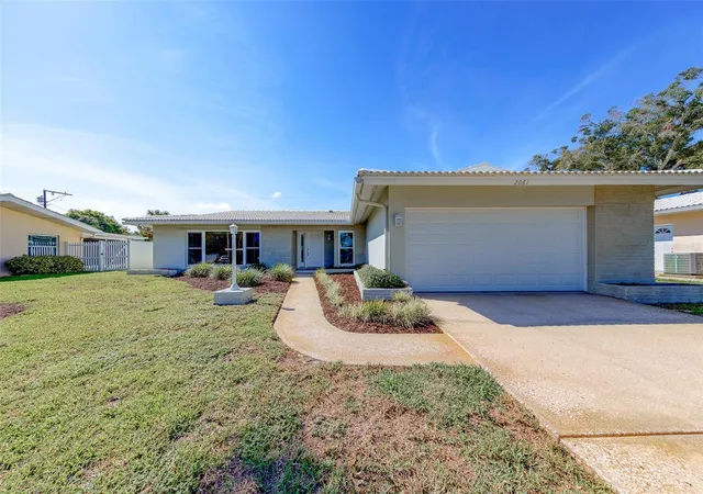 Photo 1 of Single family home for sale at 2061 Attache Ct, Clearwater, FL 33764 | MLS# TB8546391 | Listing updated on 2026-09-19