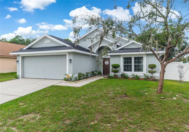 Photo 2 of Single family home for sale at 1255 Acorn Cir, Apopka, FL 32703 | MLS# O6439921 | Listing updated on 2026-10-05