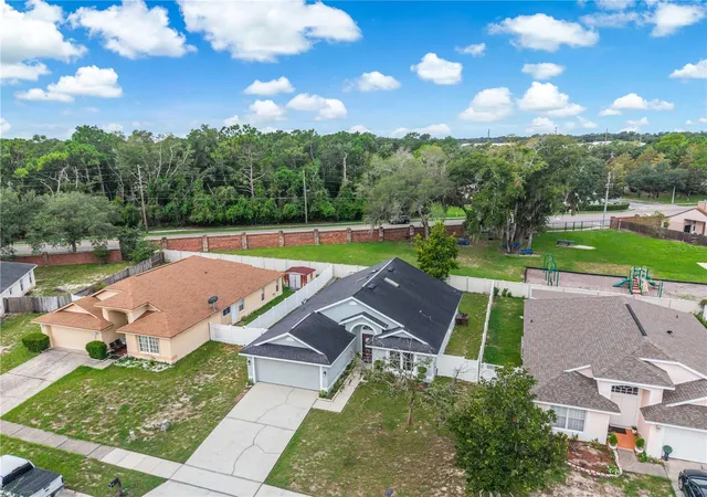 Photo 3 of Single family home for sale at 1255 Acorn Cir, Apopka, FL 32703 | MLS# O6439921 | Listing updated on 2026-10-05