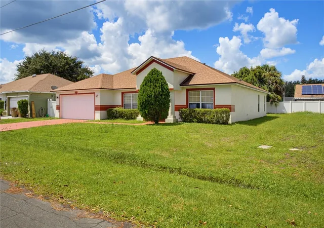 Photo 2 of Single family home for sale at 672 Basingstoke Ct, Kissimmee, FL 34758 | MLS# O6439925 | Listing updated on 2026-10-08