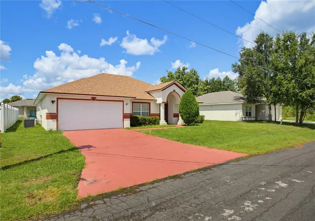 Photo 3 of Single family home for sale at 672 Basingstoke Ct, Kissimmee, FL 34758 | MLS# O6439925 | Listing updated on 2026-10-08