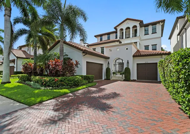 Photo 1 of Single family home for sale at 4910 Carranza Ct, Tampa, FL 33616 | MLS# TB8546403 | Listing updated on 2026-09-15