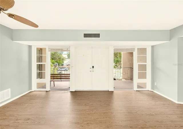 Photo 3 of Condo for sale at 25 Country Clb Dr, Largo, FL 33771 | MLS# TB8546406 | Listing updated on 2026-10-07