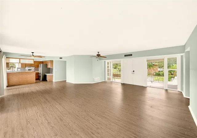 Photo 3 of Condo for sale at 25 Country Clb Dr, Largo, FL 33771 | MLS# TB8546406 | Listing updated on 2026-10-07