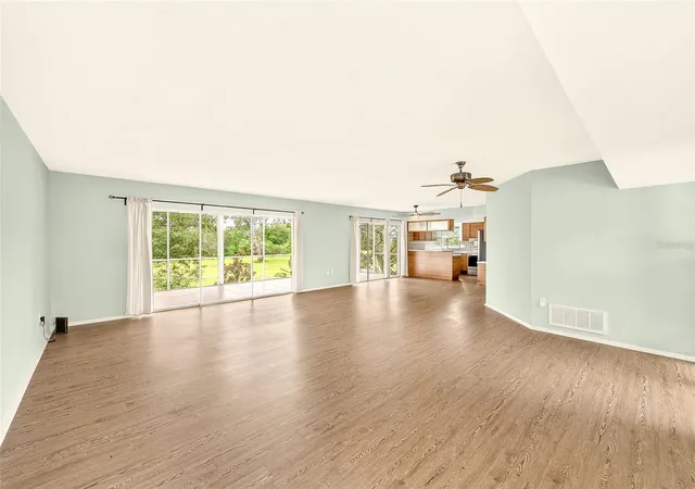 Photo 4 of Condo for sale at 25 Country Clb Dr, Largo, FL 33771 | MLS# TB8546406 | Listing updated on 2026-10-07