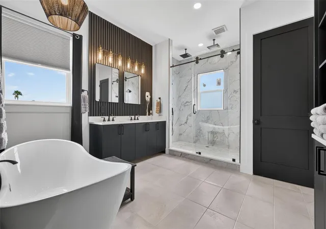Photo 4 of Single family home for sale at 16210 3rd Street E, Redington Beach, FL 33708 | MLS# TB8546409 | Listing updated on 2026-09-21