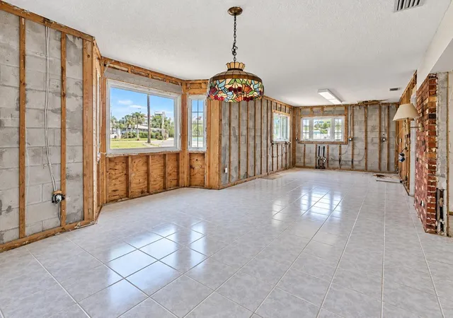 Photo 4 of Single family home for sale at 13401 1st Street E, Madeira Beach, FL 33708 | MLS# A4705372 | Listing updated on 2026-09-13