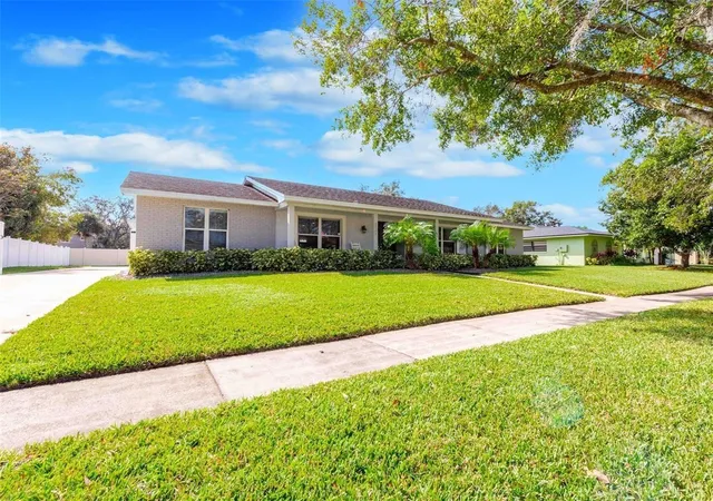 Photo 2 of Single family home for sale at 8144 Banyan Blvd, Orlando, FL 32819 | MLS# O6439936 | Listing updated on 2026-10-02