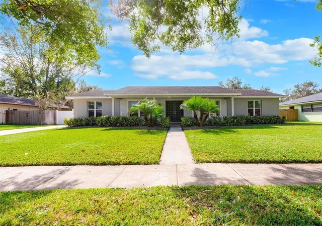 Photo 3 of Single family home for sale at 8144 Banyan Blvd, Orlando, FL 32819 | MLS# O6439936 | Listing updated on 2026-10-02