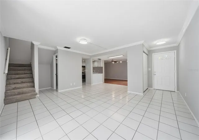 Photo 4 of Condo for sale at 912 Byron Ln #5C, Sarasota, FL 34243 | MLS# A4705377 | Listing updated on 2026-09-28