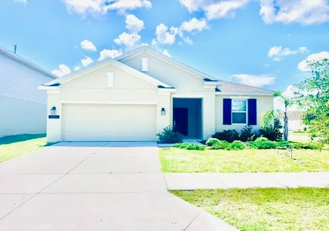 Photo 1 of Single family home for sale at 33611 Sky Blossom Cir, Leesburg, FL 34788 | MLS# O6439942 | Listing updated on 2026-10-10