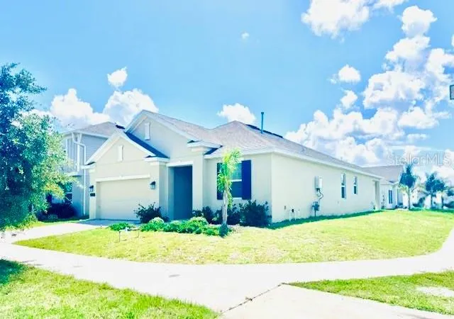 Photo 3 of Single family home for sale at 33611 Sky Blossom Cir, Leesburg, FL 34788 | MLS# O6439942 | Listing updated on 2026-10-10