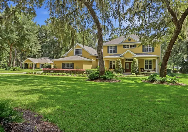 Photo 4 of Single family home for sale at 2600 Winnemissett Oaks Dr, Deland, FL 32724 | MLS# V4951168 | Listing updated on 2026-10-08