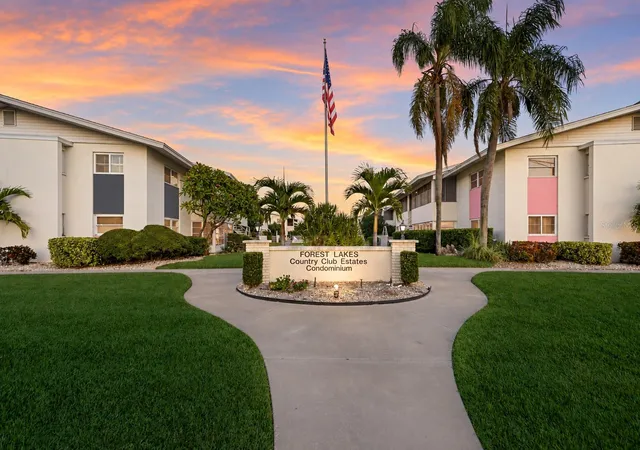 Listing Photo 1 - Condo for sale in building located at 2507 Beneva Rd, Sarasota, FL 34232 - Unit #6