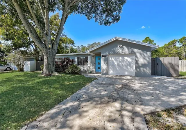 Photo 2 of Single family home for sale at 11312 116th Street, Largo, FL 33778 | MLS# TB8546434 | Listing updated on 2026-09-12